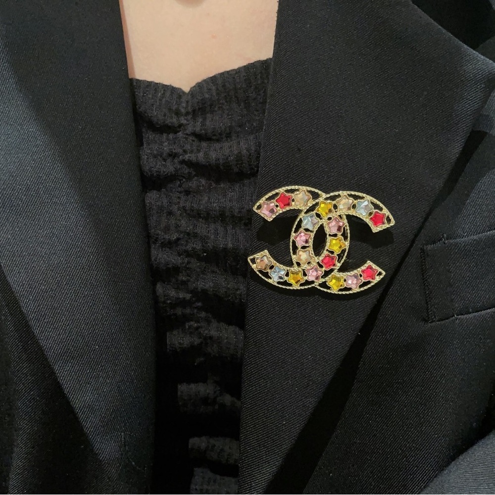 Chanel CC Logo Multicolor Star Crystal Brooch - 100% Authentic - Picture 2 of 8